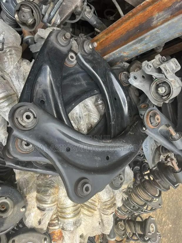 Nissan Juke Arms - main view