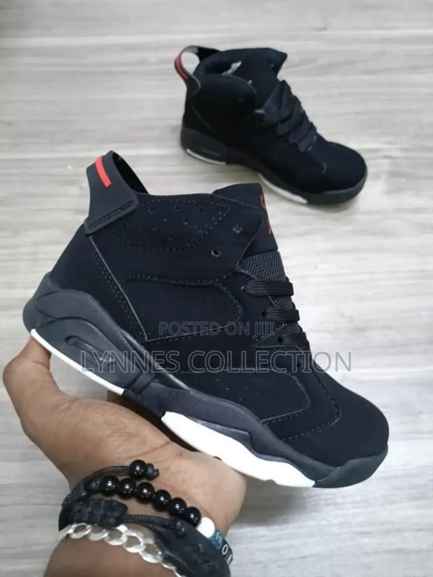 Kids Jordan 6 - main view