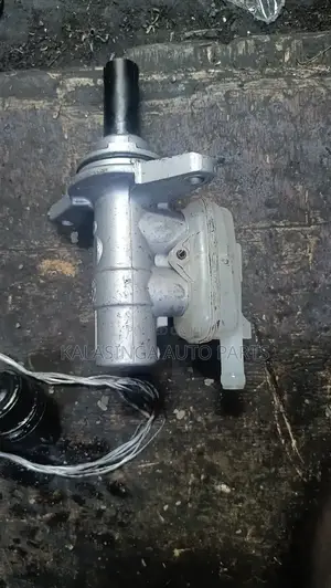 Noah Master Cylinder