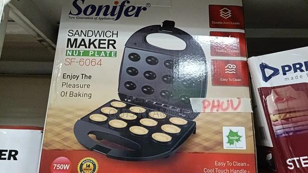 Nut Plate, Sandwich Maker - main view