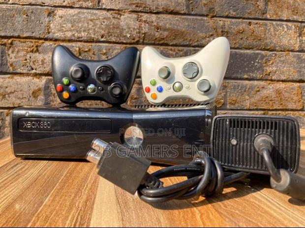 Xbox 360 Gaming Console, 17 Games - thumbnail 4