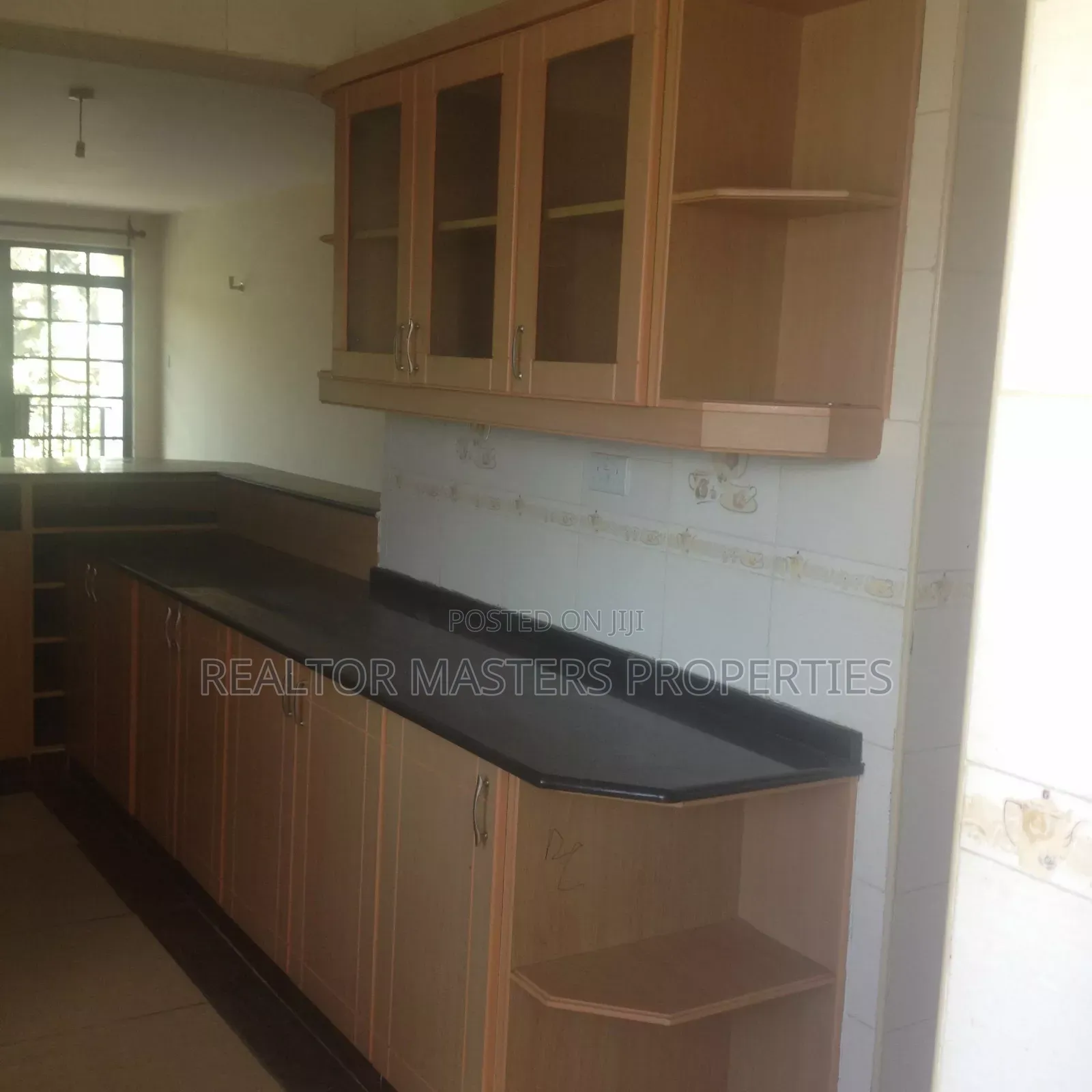 3bdrm Apartment in Viefore, Jamhuri for rent