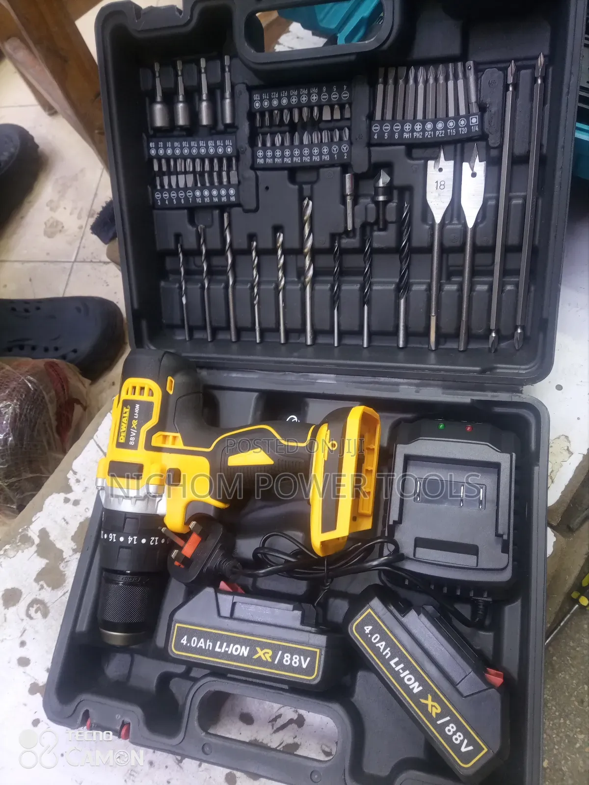 Reliable Dewalt 88v Cordless Drill/Rechargeable Hammer Drill