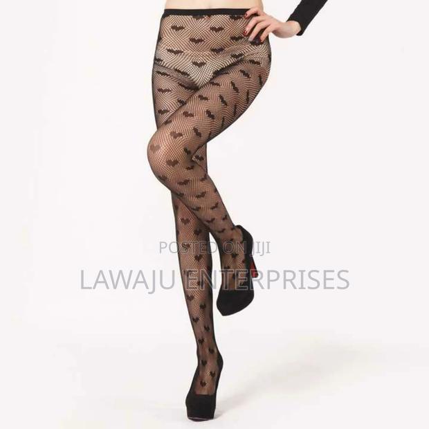 Heart Pattern Fishnet Stockings - thumbnail 3