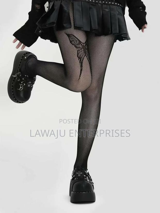 Big Butterfly Pattern Fishnet Stockings - thumbnail 3