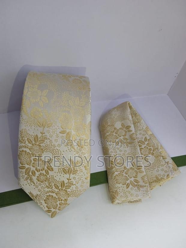 Golden Men's Tie With Pocket Square - main view