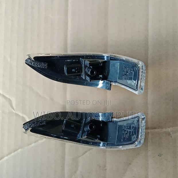 Toyota Fielder/Axio/Vitz/Premio Side Mirror Indicator Lights - thumbnail 2