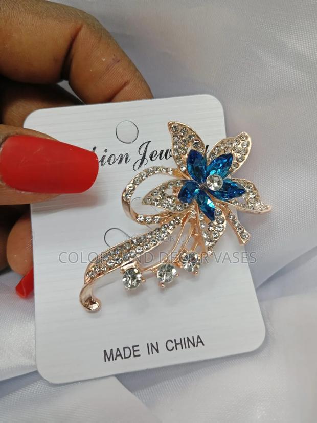 Blue Stated Brooches in Restock - thumbnail 3