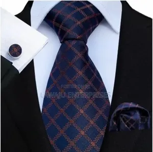 Striped Men's Tie With Pocket Square