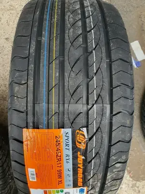 245/45 R17 Joyroad.