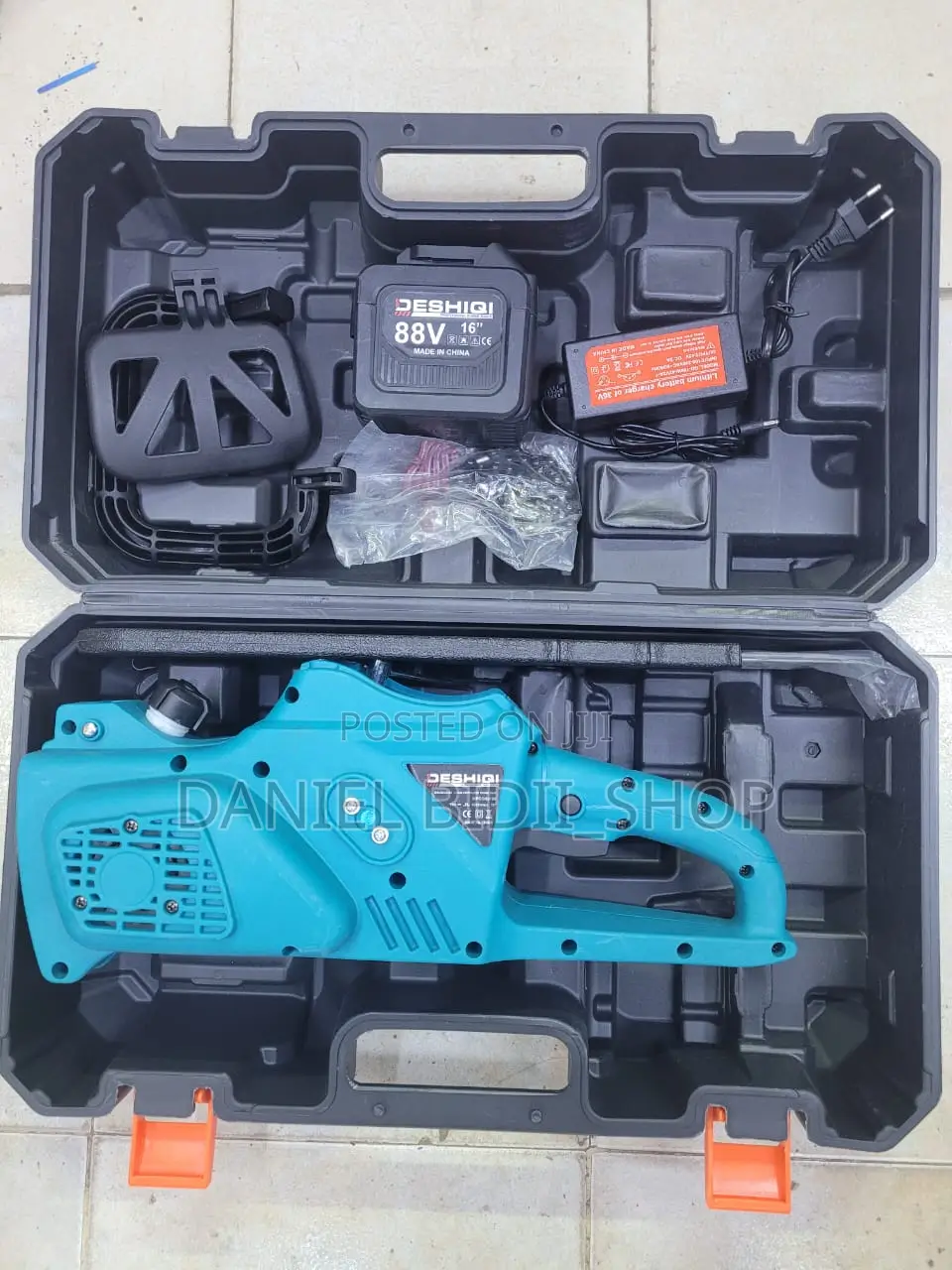 16inch Cordless Chain Saw 88 Volts Battery