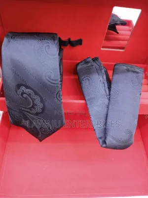 Vintage Men's Tie With Pocket Square