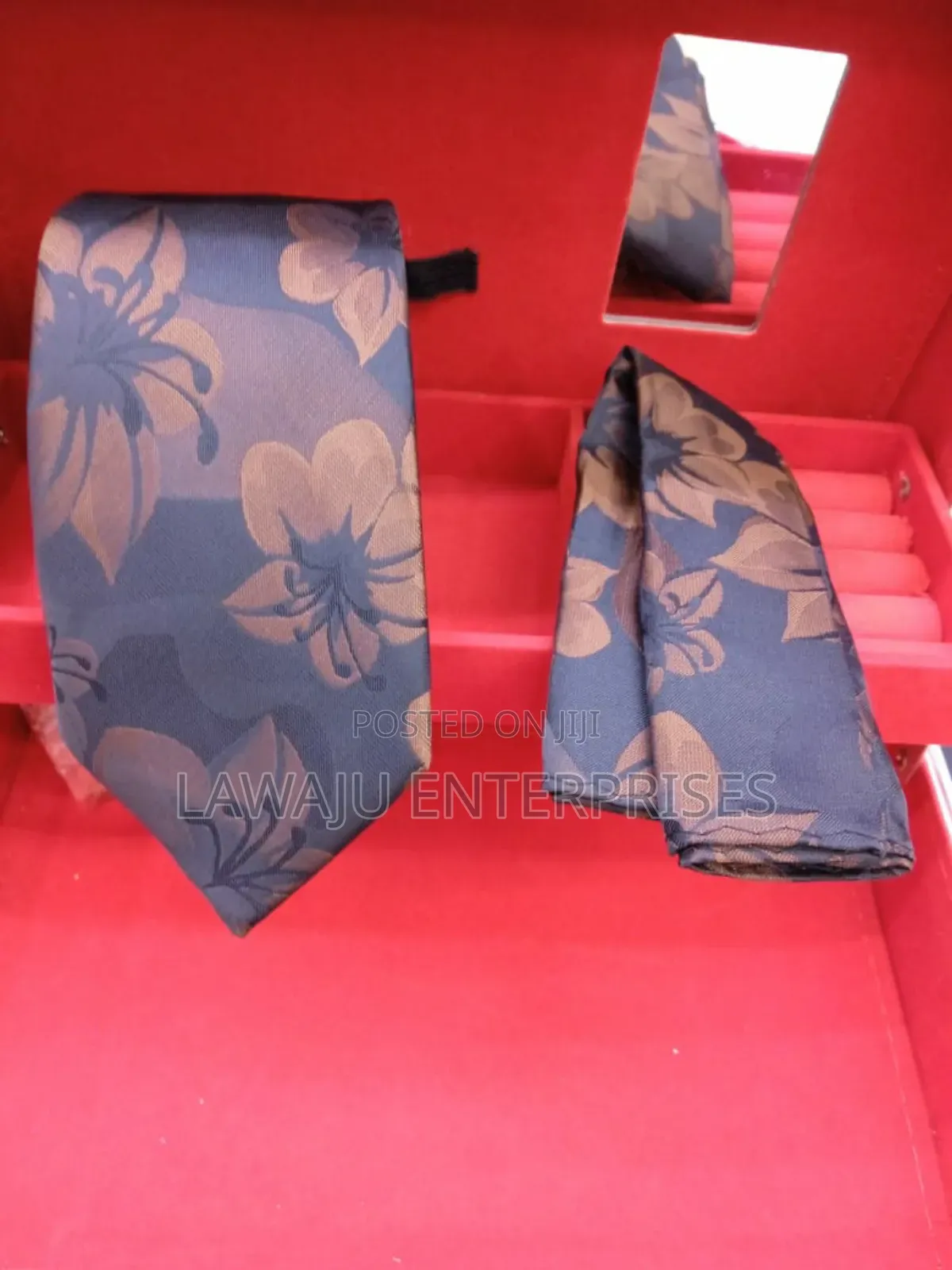 Vintage Men's Tie With Pocket Square