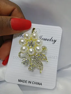 Pearls Brooches Available