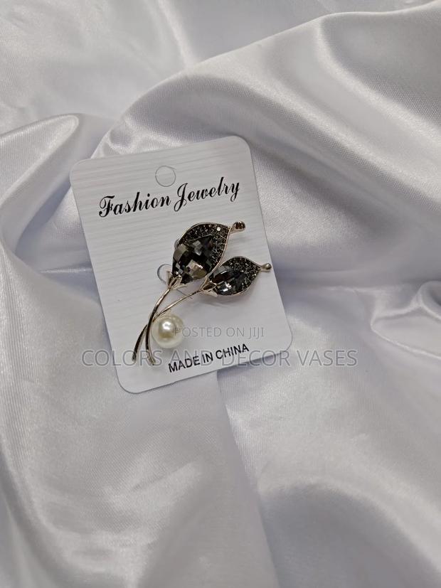 Brooches Available Variety of Designs - main view