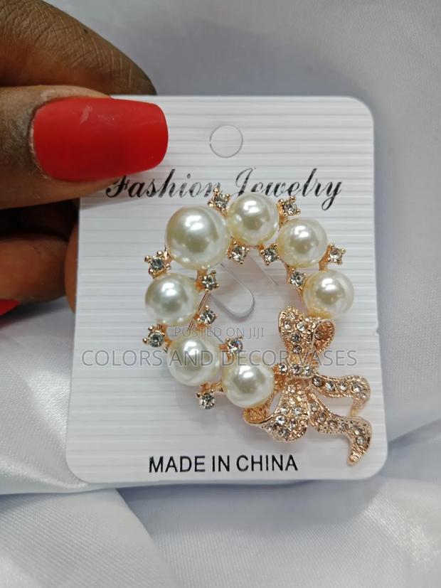 Brooches Available Variety of Designs - thumbnail 2