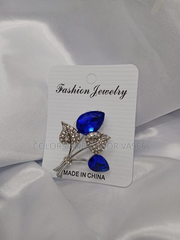 Brooches to Spice Up Your Official Clothes