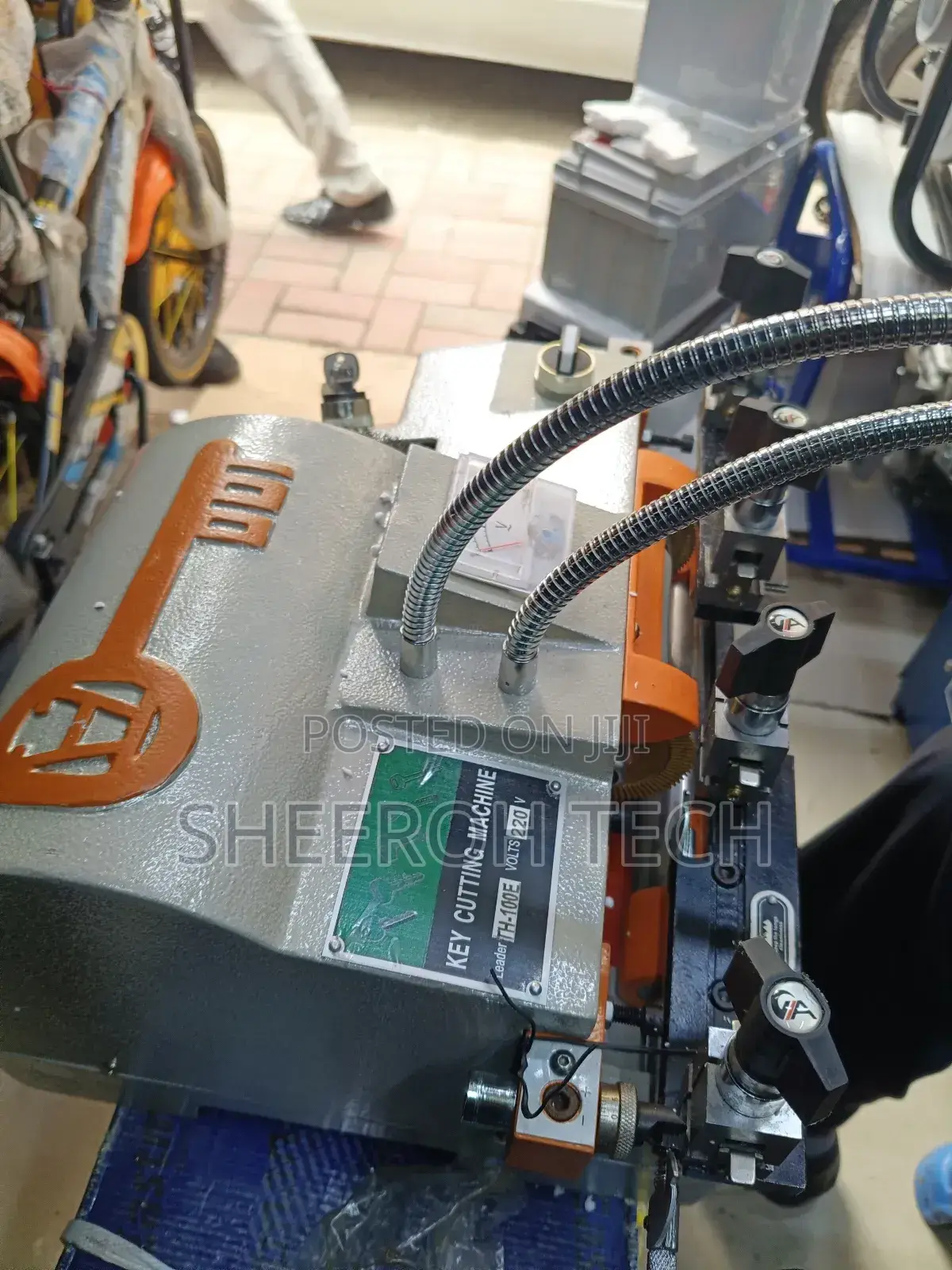 Key Cutting Machine / Electric Key Cutting Machine