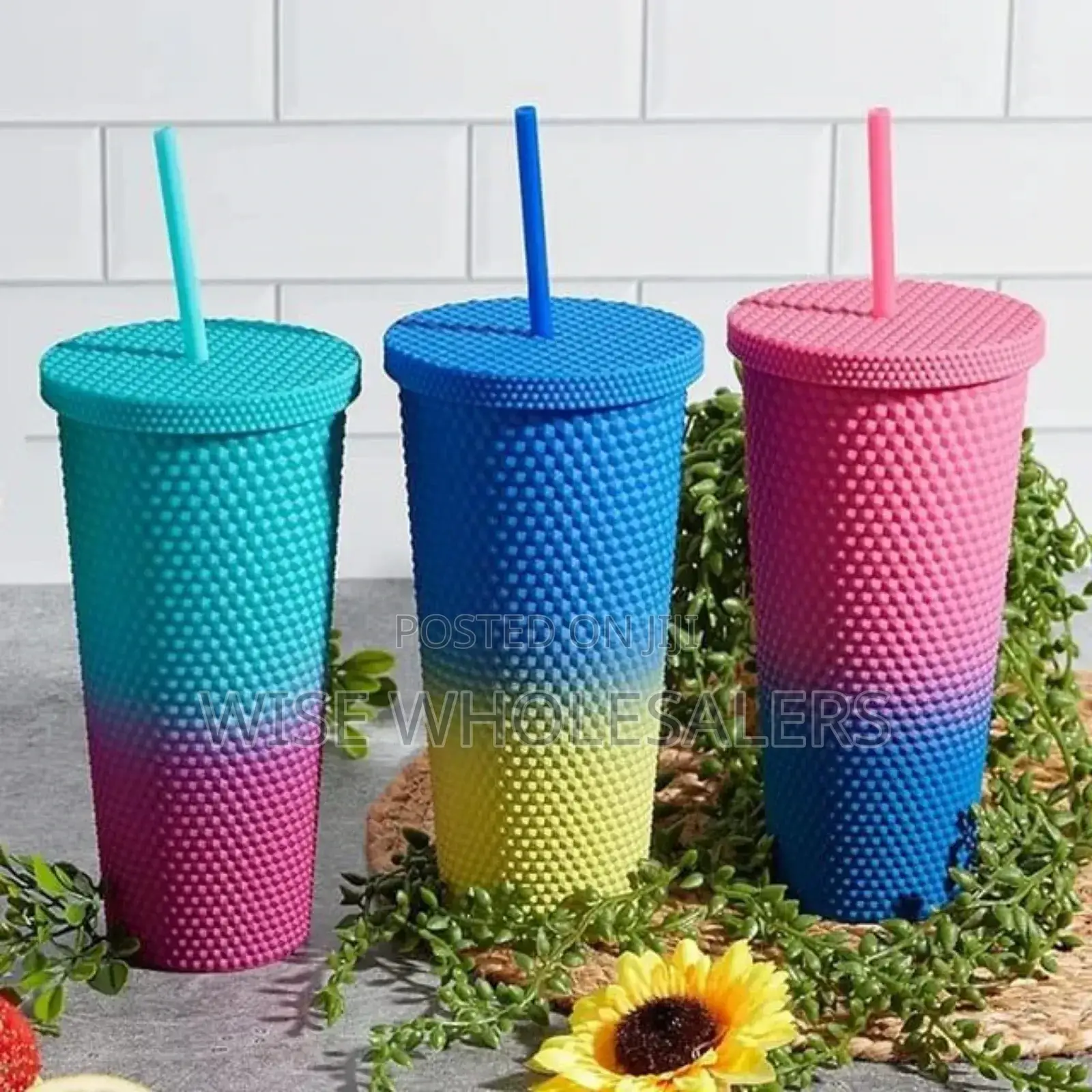 800ml Studded Tumbler With Lid And Straw *