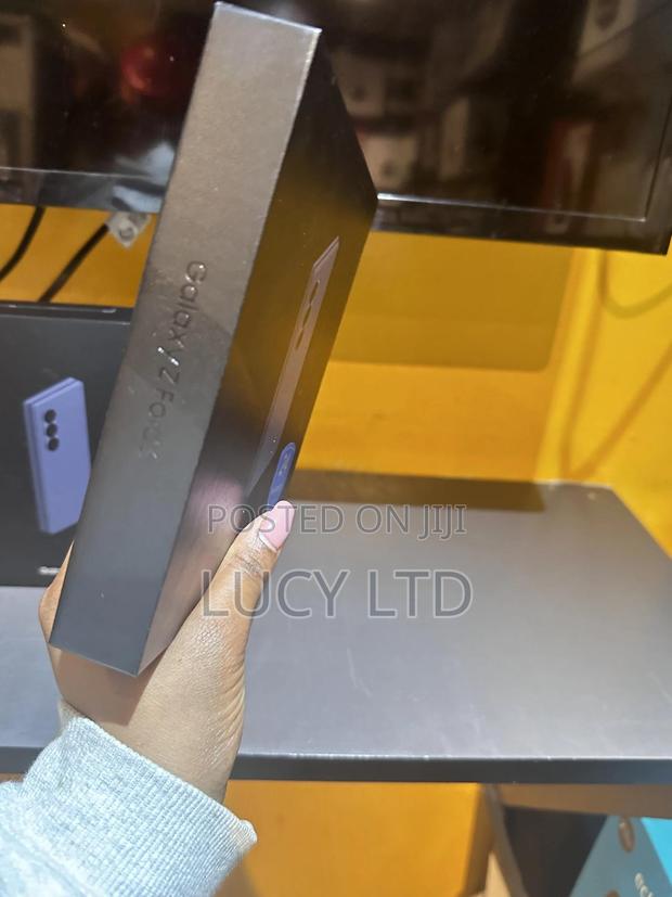 New Samsung Galaxy Z Fold6 256 GB - thumbnail 2
