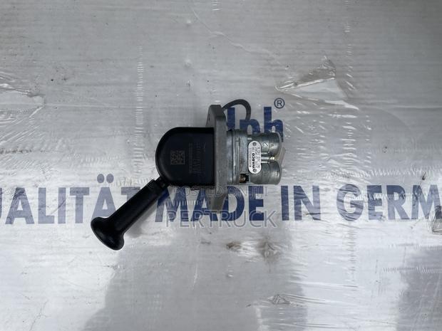 Wg9000360522 Hand Brake Valve Sinotruck,Shacman,Faw,Steyr