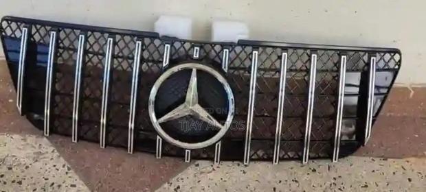 Mercedes W164 Bonnet Grille