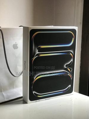 New Apple iPad Pro 13 (2024) 1 TB Silver - main view