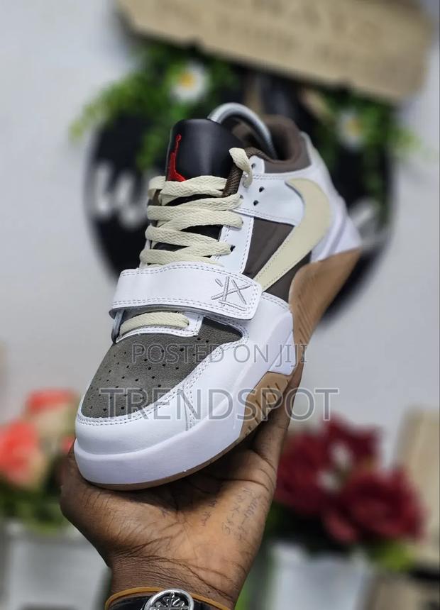 Jordan X Travis X Jumpman
38 to 451st Leather
