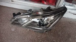 Crown Athletee 2018 Headlight Xenon.