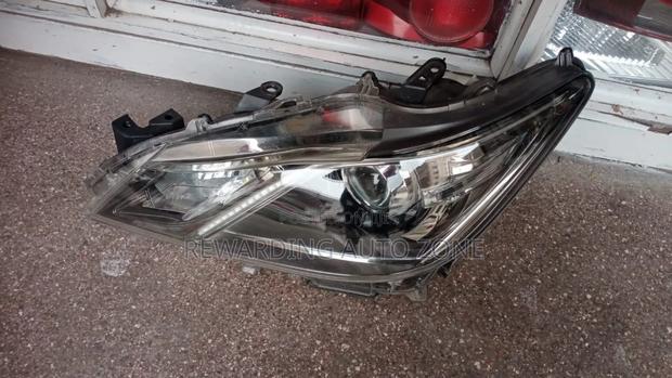Crown Athletee 2018 Headlight Xenon.