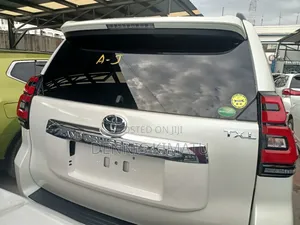 Toyota Land Cruiser Prado 2018 White