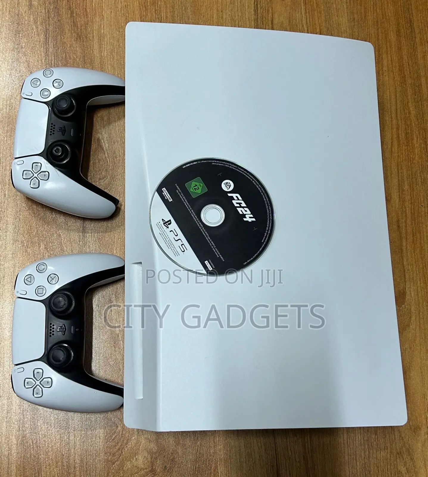 Sony Ps5 Used With Two Controllers and Fc 24. Complete Set