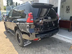 Toyota Land Cruiser Prado 2.8 2021 Matt Black