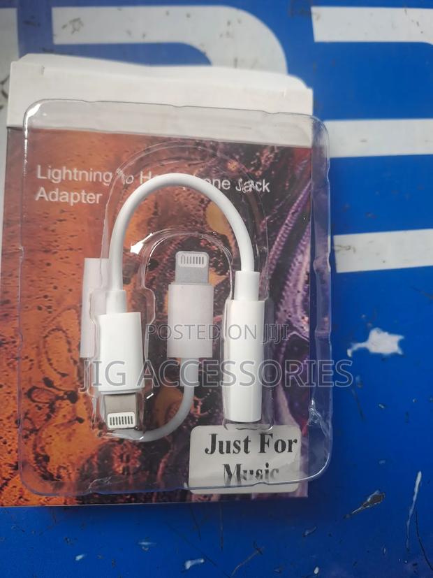 Lightning to Jack Adapter - thumbnail 3