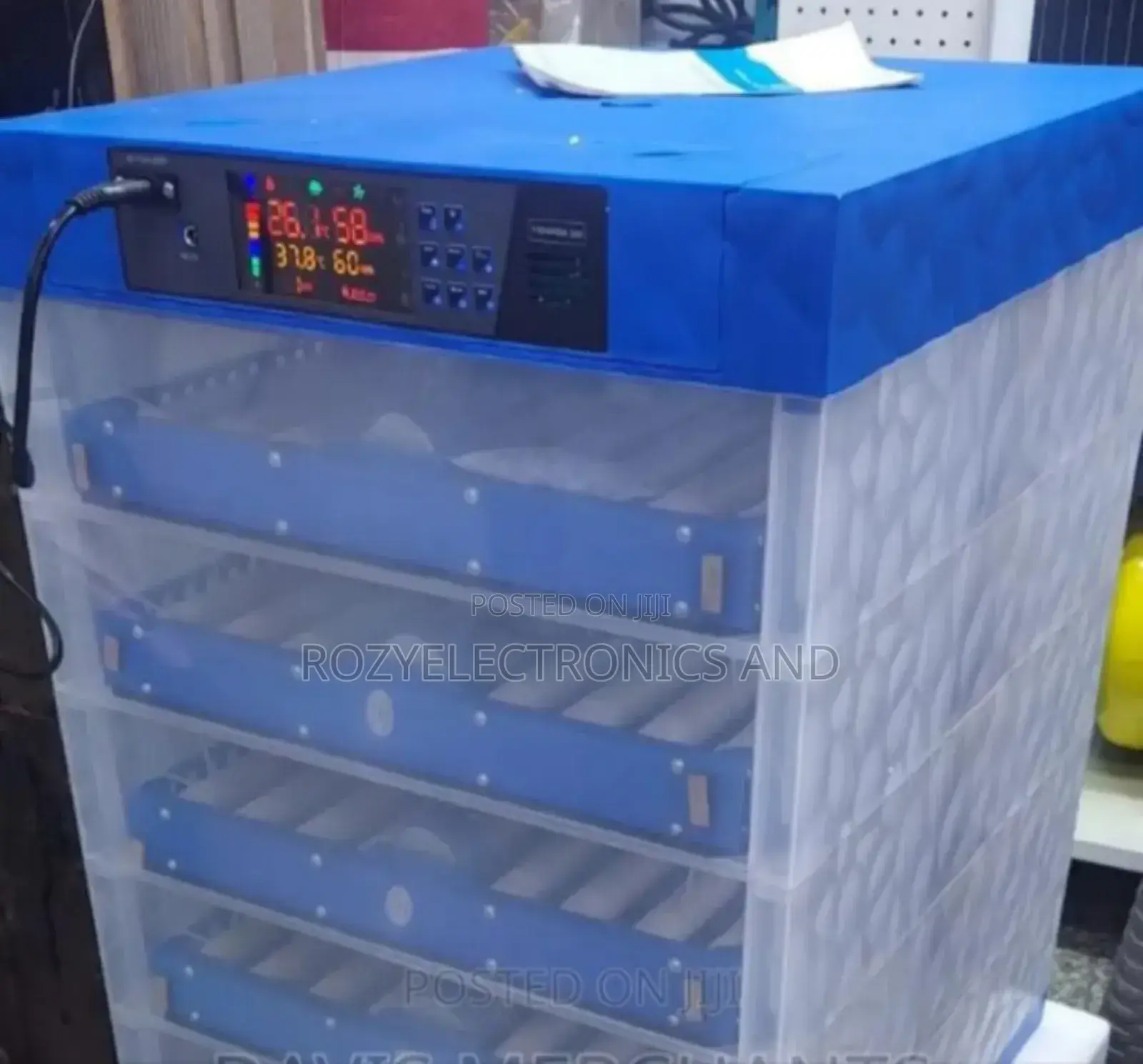 Incubator Machine With 320 Eggs Capacity