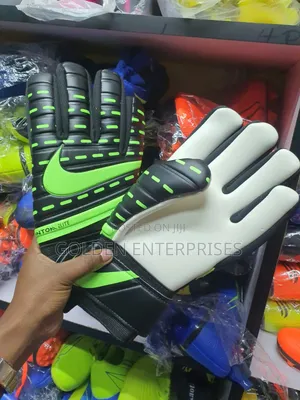 Phantom Elite Nike Goalkeeper Gloves