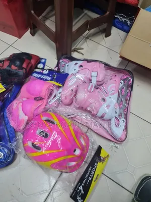 Skates~Roller Skateshoes~Skateshoes Complete Set