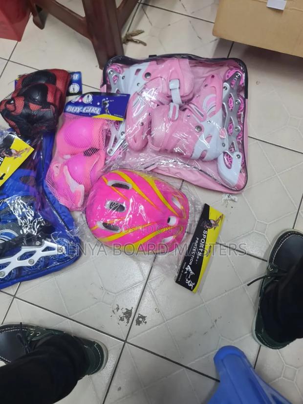 Roller, Skateshoes, Skates, Roller Stakes All Inclusive