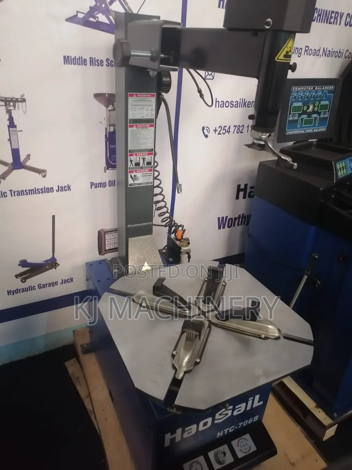 Heavy Duty Tyre Changer Electric Powered.