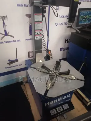Heavy Duty Tyre Changer Electric Powered.