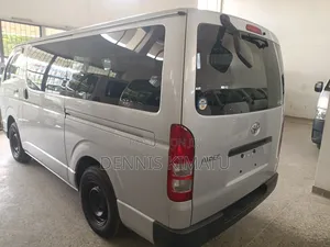 Toyota HiAce 2017 Silver