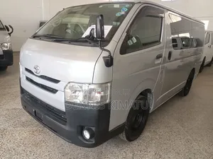 Toyota HiAce 2017 Silver