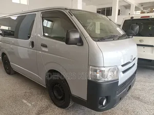 Toyota HiAce 2017 Silver