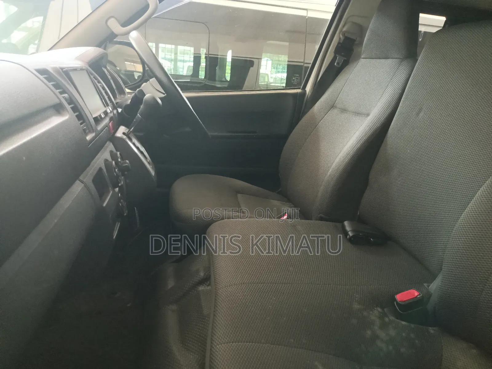 Toyota HiAce 2017 White