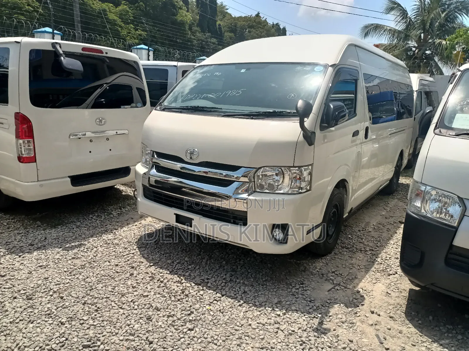 Toyota Grand HiAce 2017 Silver