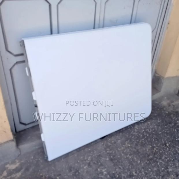 Foldable Table/Folding Table - thumbnail 2