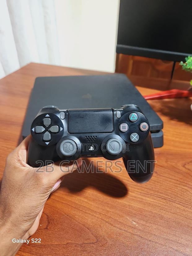 Chipped Ps4 Slim Console! 1tb - thumbnail 4