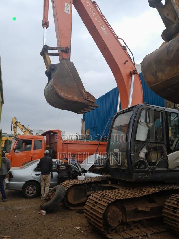 Hitachi Excavator Khma
Model Zx200
Year 2015 - thumbnail 3