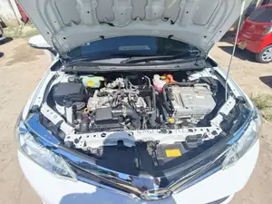 Toyota Axio 1.5 Hybrid 2WD 2017 Silver