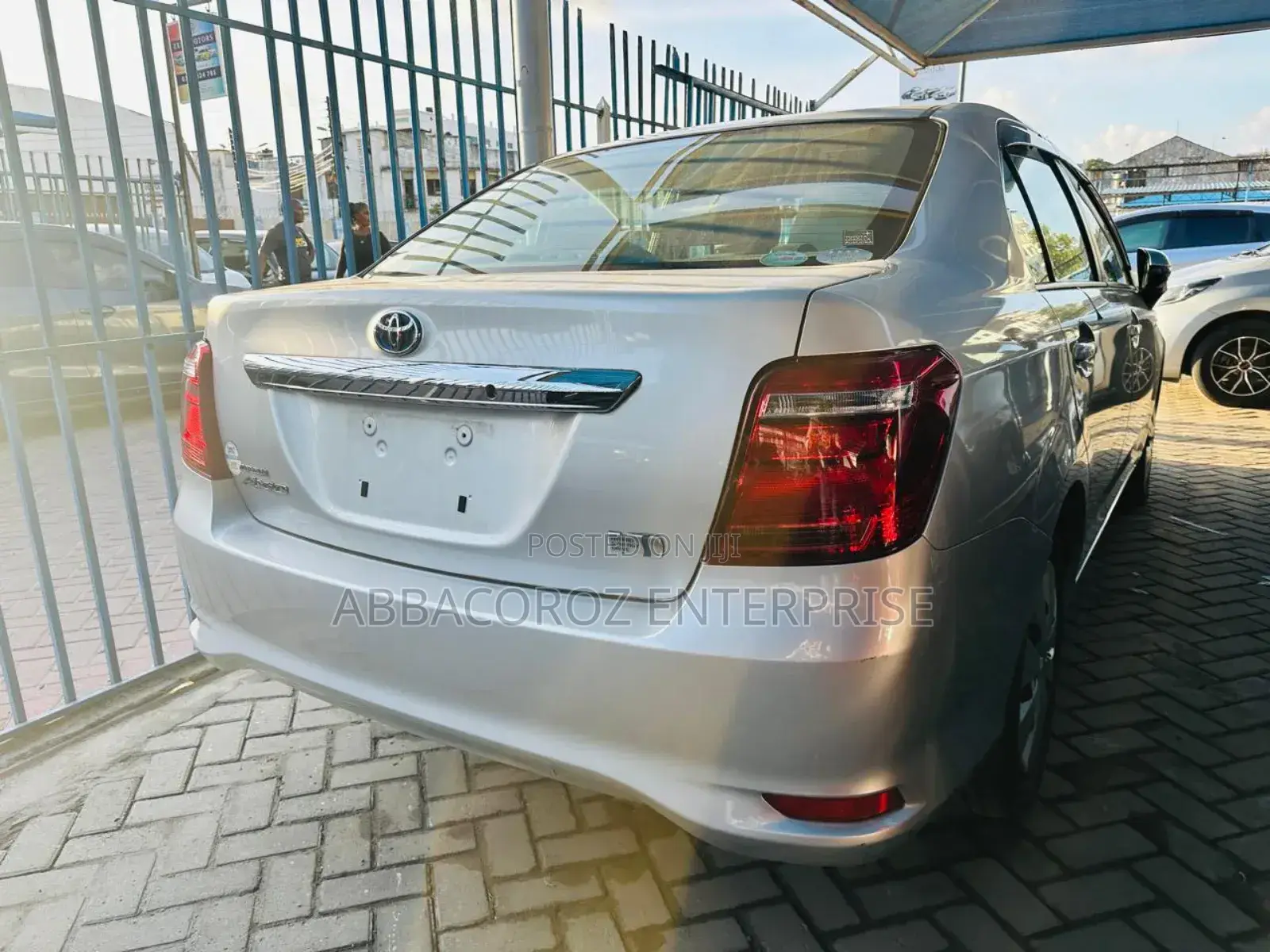 Toyota Axio 1.5 Hybrid 2WD 2017 Silver